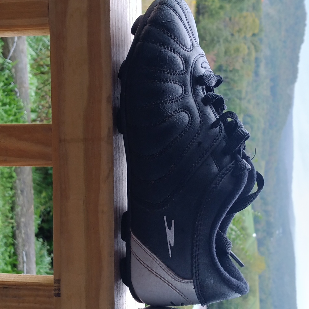Soccer cleats
